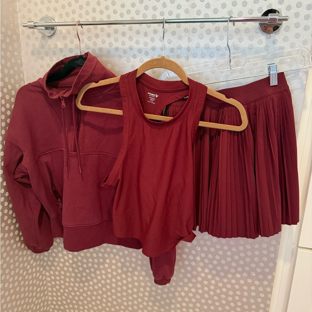 Old Navy Active Burgundy Pleated Skort XS Built In Shorts Athletic Skirt - Picture 7 of 7